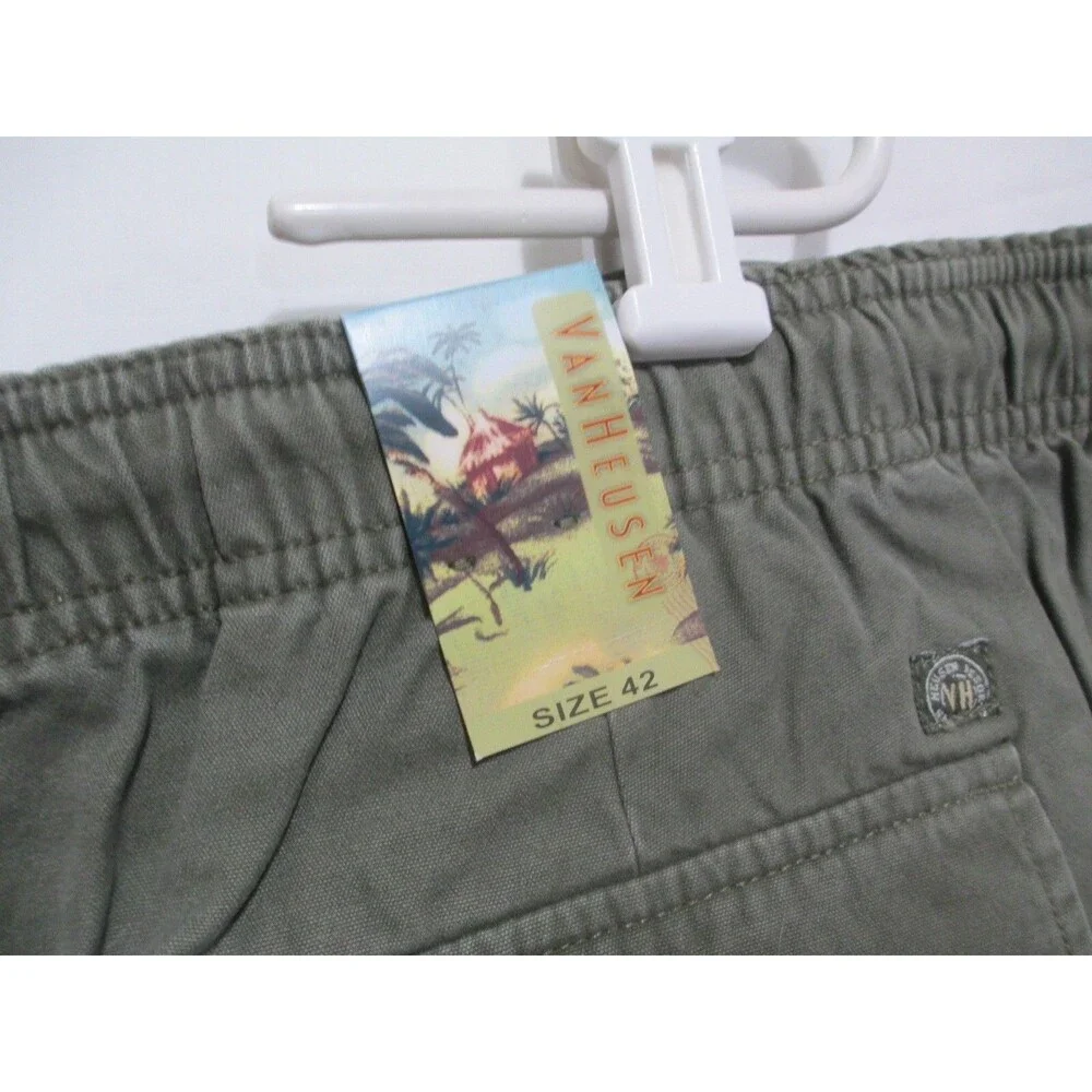 NWT Van Heusen Mens Khaki Cargo Shorts 100% Cotton 42x9